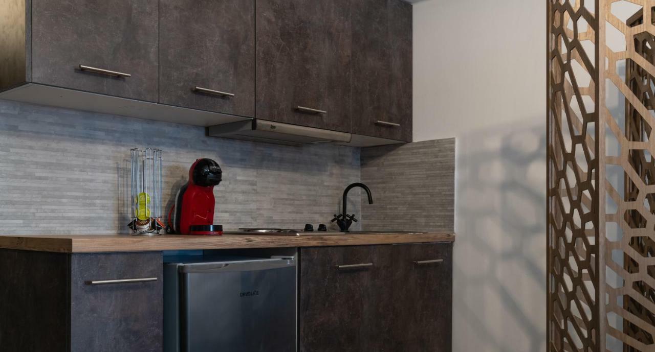 Superb Industrial Style Lodge Heart Of Athena Bagian luar foto