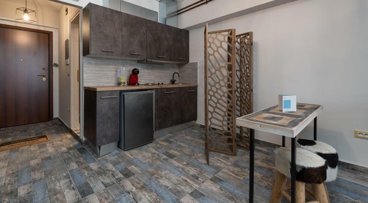 Superb Industrial Style Lodge Heart Of Athena Bagian luar foto