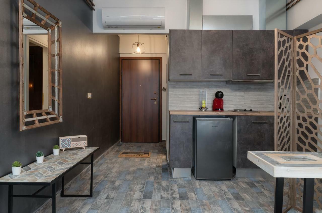 Superb Industrial Style Lodge Heart Of Athena Bagian luar foto