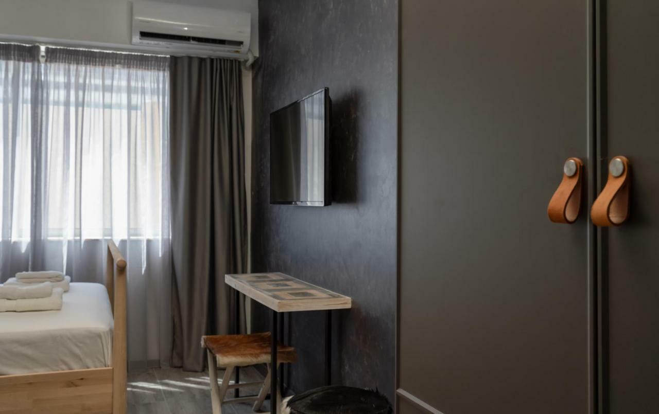 Superb Industrial Style Lodge Heart Of Athena Bagian luar foto