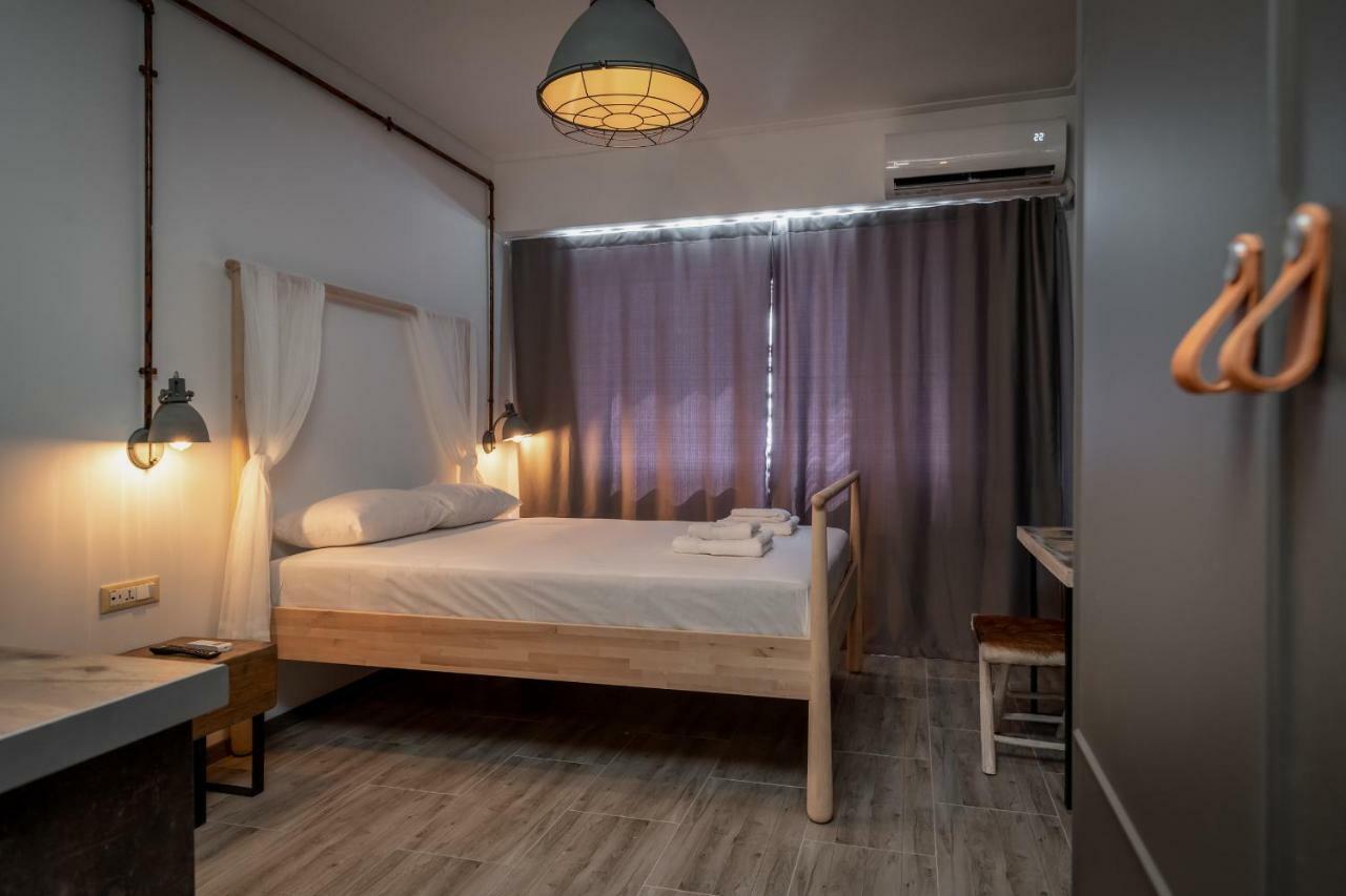Superb Industrial Style Lodge Heart Of Athena Bagian luar foto