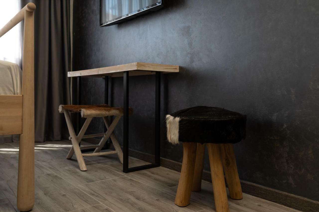 Superb Industrial Style Lodge Heart Of Athena Bagian luar foto