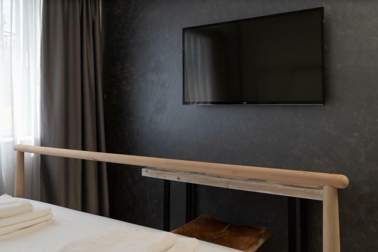 Superb Industrial Style Lodge Heart Of Athena Bagian luar foto