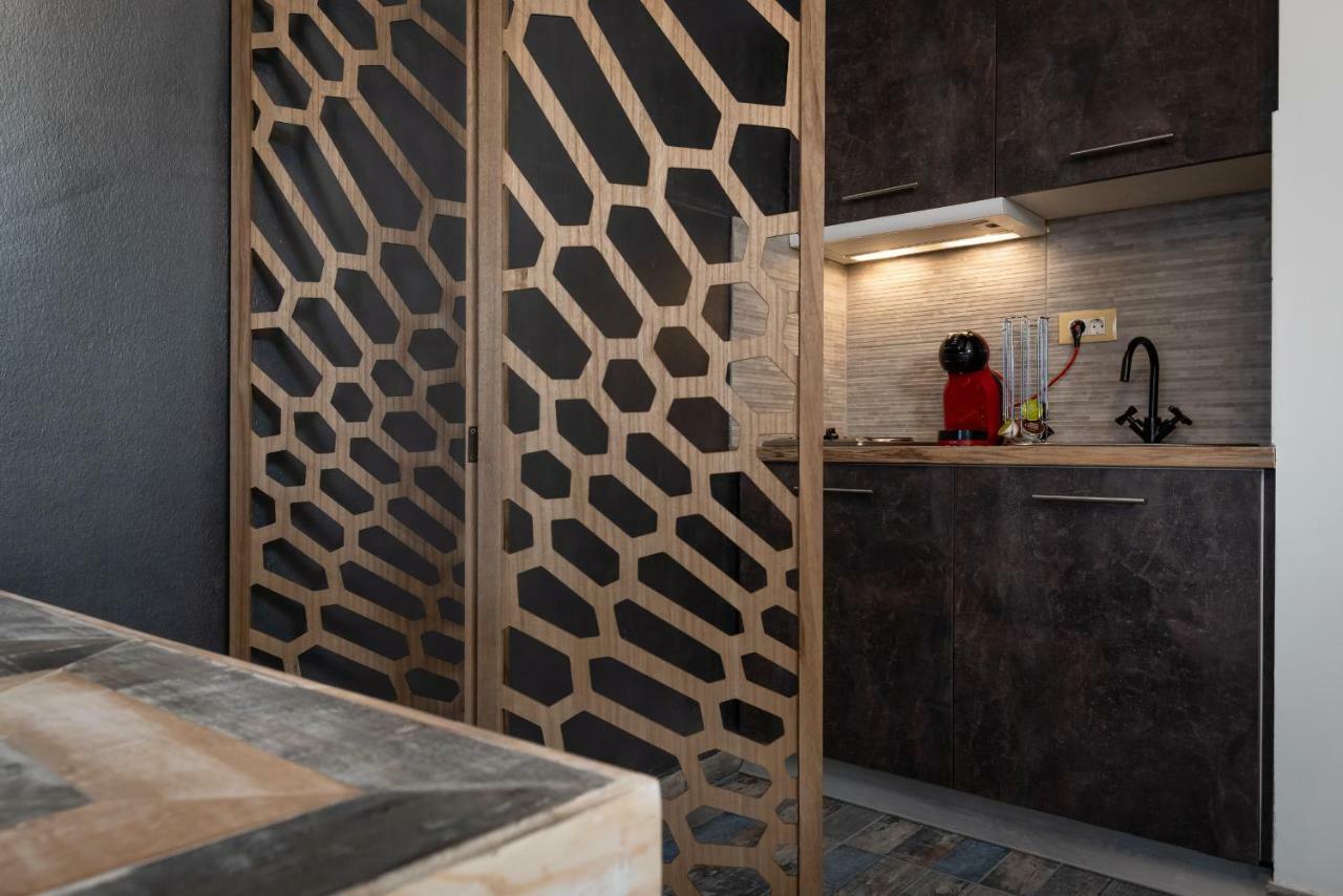 Superb Industrial Style Lodge Heart Of Athena Bagian luar foto
